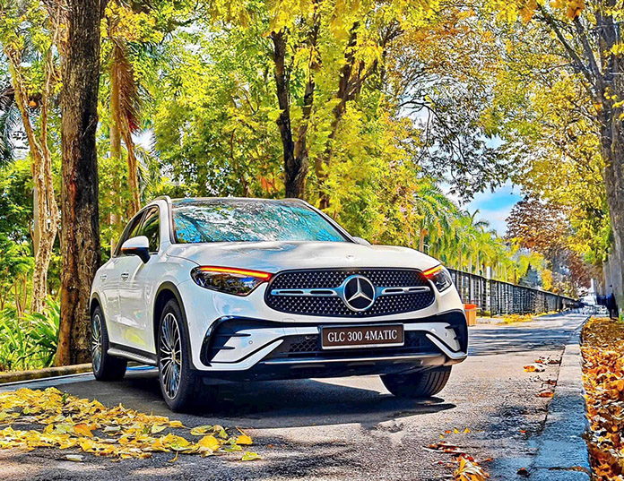 Mercedes-Benz GLC300 4Matic Mercedes benz GLC300 4Matic 4 Mercedes-Benz GLC300 4Matic