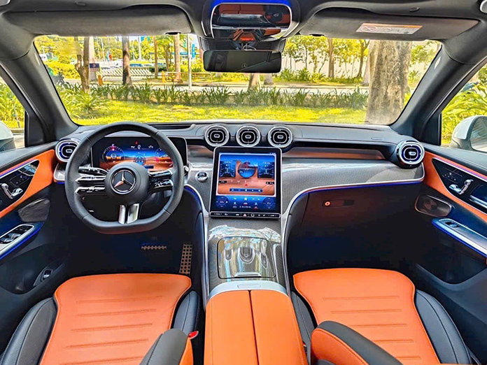 Mercedes benz GLC300 4Matic 24 Mercedes-Benz GLC300 4Matic